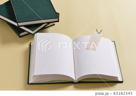 白いページの本 63162345
