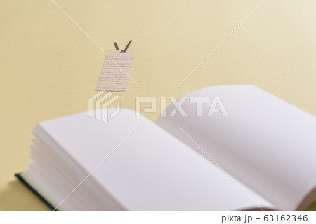 白いページの本 白いページの本 63162346