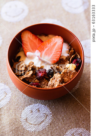 シリアル シリアル 63163333