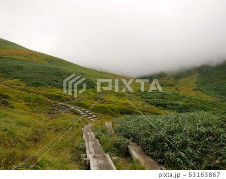 月山　山　登山　霧 63163867