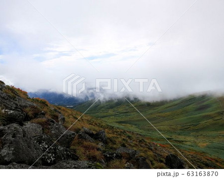 月山　山　登山　霧 63163870