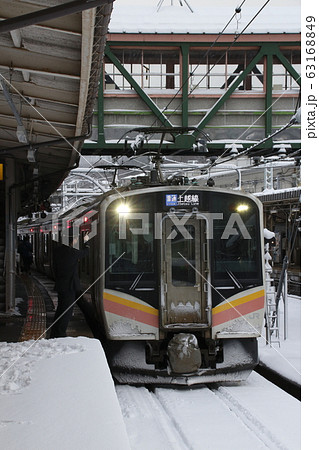 冬の上越線E129系（水上駅） 63168849