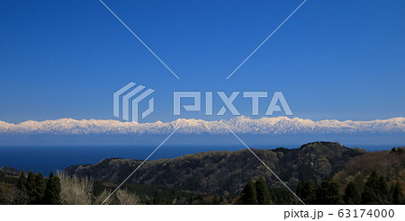 長坂の棚田から立山連峰を眺望する 63174000