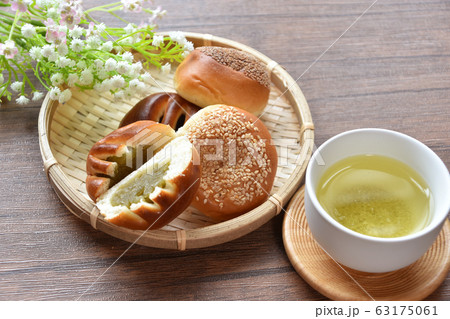 アンパンと日本茶 アンパンと日本茶 63175061