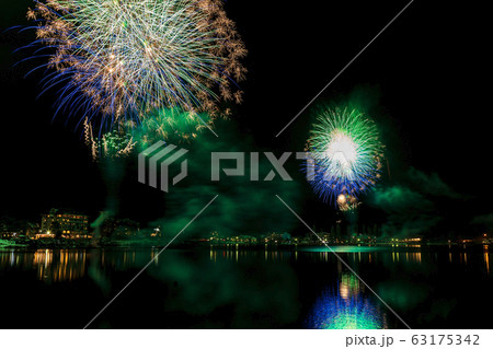 河口湖　(1月　冬花火) 63175342