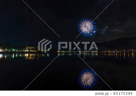 河口湖　(1月　冬花火) 63175394