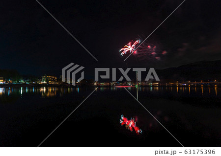 河口湖　(1月　冬花火) 63175396