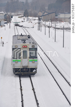 早春の北海道黒松内町JR黒松内駅を発着する普通列車の風景を撮影 63175887