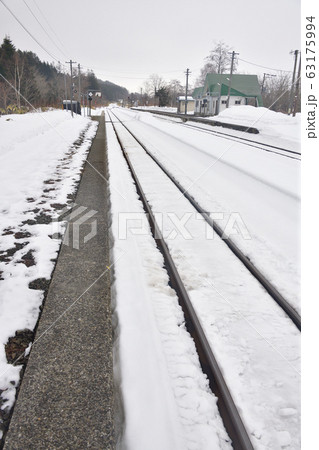 早春の北海道黒松内町JR熱郛駅の風景を撮影 63175994