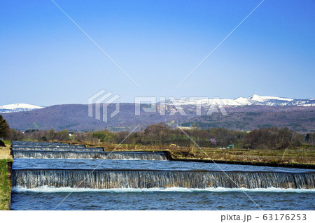 松川温水路と雪山２ 63176253