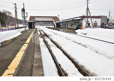 早春の北海道蘭越町JR蘭越駅の風景を撮影 63176344