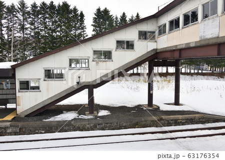 早春の北海道蘭越町JR蘭越駅の風景を撮影 63176354