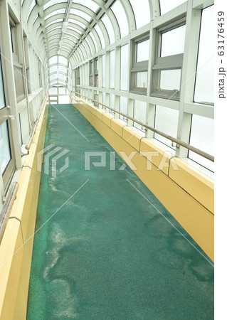 早春の北海道蘭越町JR昆布駅の風景を撮影 63176459