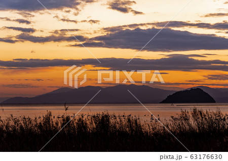 琵琶湖の夕景 湖北みずどりステーションの前 琵琶湖の夕景 湖北みずどりステーションの前 63176630