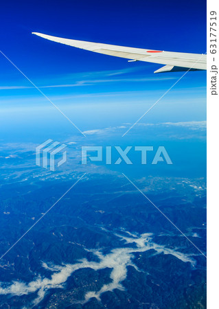 航空機内窓からの眺め 【自然風景イメージ】 航空機内窓からの眺め 【自然風景イメージ】 63177519
