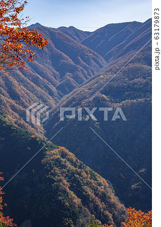 紅葉の下栗の里　日本のチロル 63179873