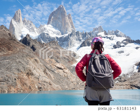 トレッキング　山ガール 63181143