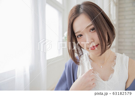 ストレート　ボブスタイル　女性 63182579
