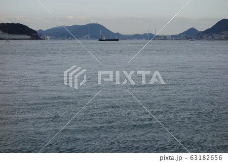 赤坂海岸から 関門海峡の風景 赤坂海岸から 関門海峡の風景 63182656