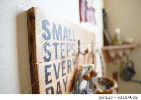 壁飾り　木製ボード　ディスプレイ 63184668