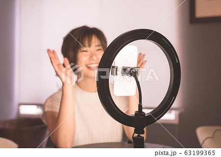 女性　ポートレート 63199365