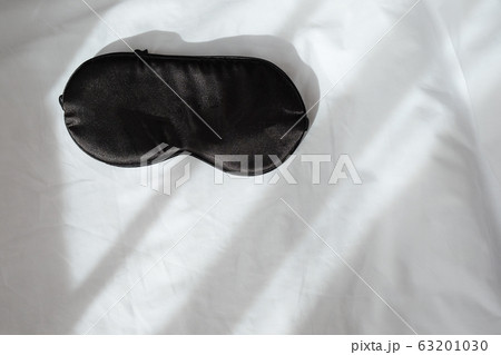 Silk black sleep mask without inscription on white Silk black sleep mask without inscription on white 63201030
