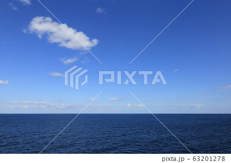 海のイメージ　水平線 63201278