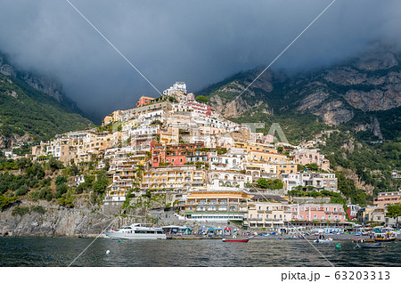 Positano village and bay 63203313