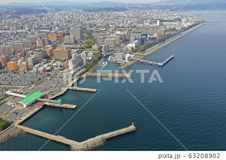 鹿児島市の鴨池港付近の空撮 鹿児島市の鴨池港付近の空撮 63208902