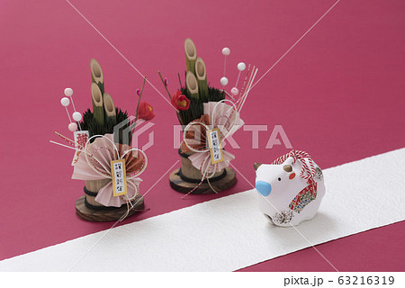 丑の人形とミニ門松 丑の人形とミニ門松 63216319