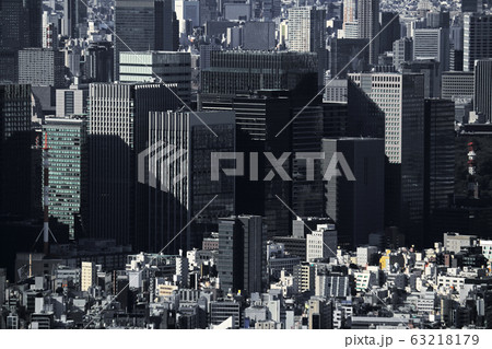 東京の神田から大手町の大小ビル群のモノクロ風景の写真素材