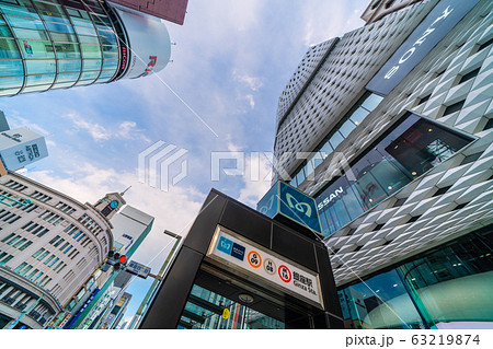 日本の東京都市景観　東京・銀座（東日本大震災9年・新型コロナ）…希望の鐘は鳴りやんだが…＝11日 63219874