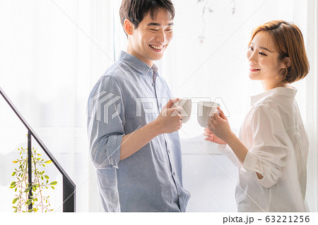 夫婦 恋人 コーヒー 63221256