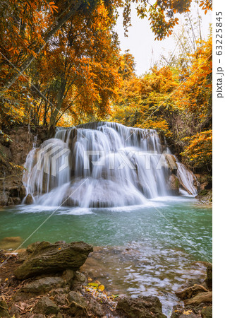 Huai Mae Khamin Waterfall tier 3, Khuean 63225845