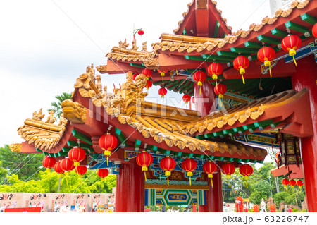 Festive New year decorations with Chinese redの写真素材 [63226747] - PIXTA