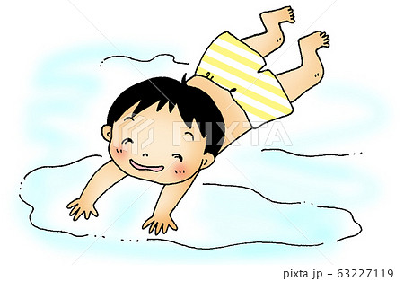 水遊びをする男の子 63227119