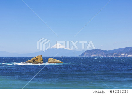 西伊豆雲見海岸からの富士山 63235235