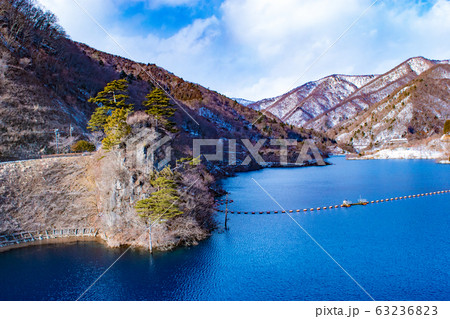 冬の四万湖ダムからの風景 冬の四万湖ダムからの風景 63236823