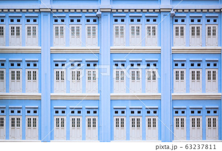 Traditional Chinese vintage heritage building facade in Singapore Chinatown 63237811