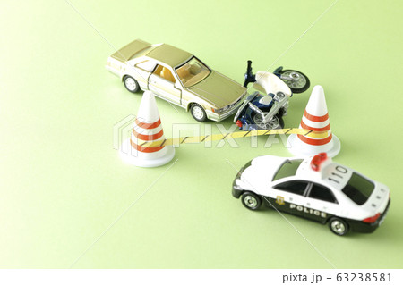 交通事故 63238581