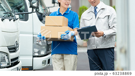 ドライバー トラック 配送業 宅配 ビジネスイメージ ドライバー トラック 配送業 宅配 ビジネスイメージ 63238869