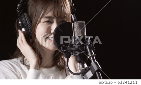 歌手　収録　レコーディング 63241211