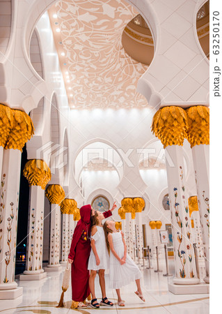 Sheikh Zayed Mosque in Abu Dhabi, UAE Sheikh Zayed Mosque in Abu Dhabi, UAE 63250170
