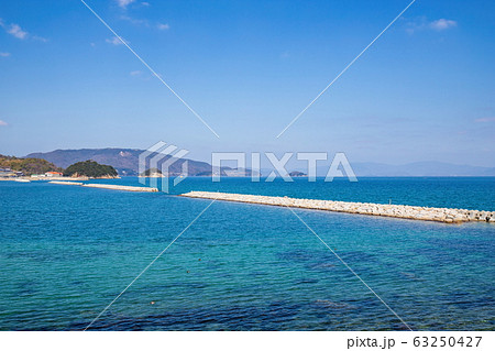 瀬戸内海沿岸の風景　防波堤　（香川県東かがわ市津田） 63250427