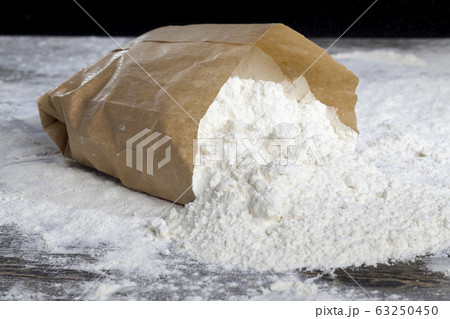 small bag with flour 63250450
