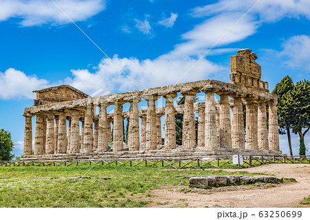 世界遺産　パエストゥム　アテネ神殿 63250699