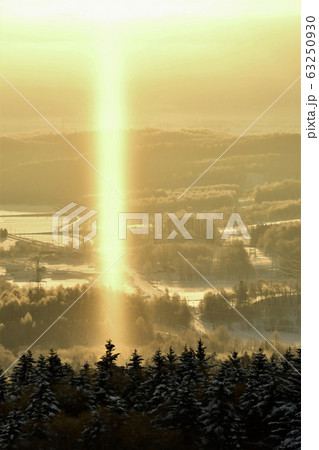 自然現象　サンピラー 63250930