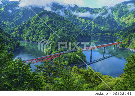 【静岡県】　奥大井湖上駅　接岨湖 63252541