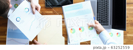 Men make statistical analysis contract, management 63252559