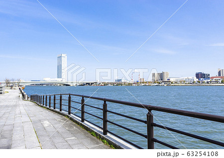 信濃川やすらぎ提 萬代橋西詰付近からの風景 信濃川やすらぎ提 萬代橋西詰付近からの風景 63254108